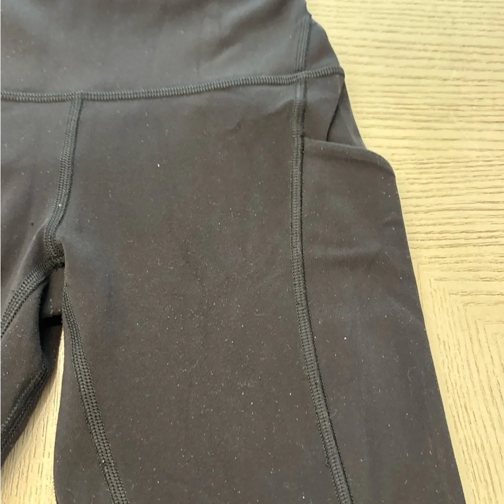 Lululemon Black Leggings Sz 2 - Picture 6 of 8